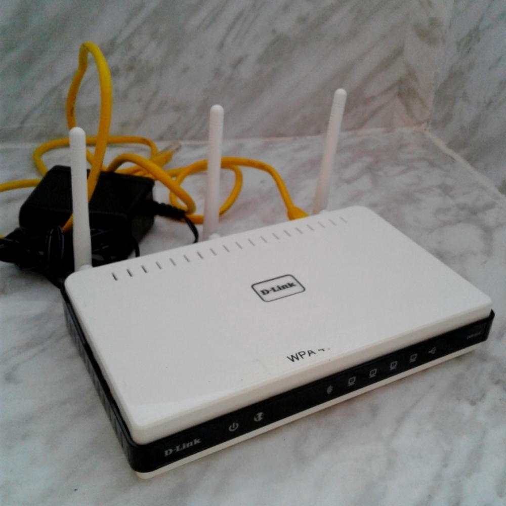 D-Link DIR-655  Xtreme 300 Mbps 4-Port Gigabit Wireless Router, Power & Ethernet